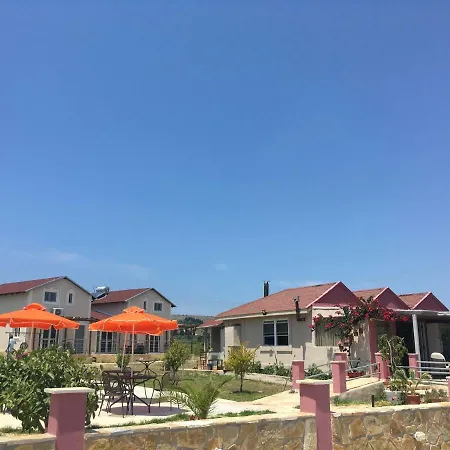 Daphne's Boutique * Livádhion