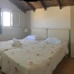 Daphne's Boutique Livadhion