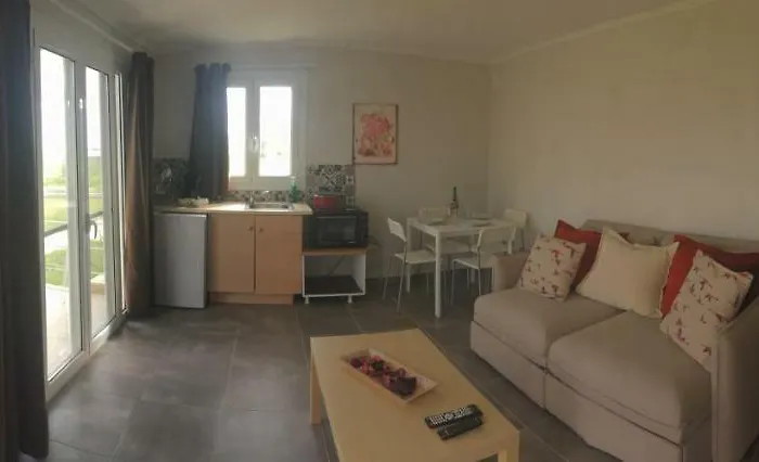 Апартаменты Daphne's Boutique Livadhion