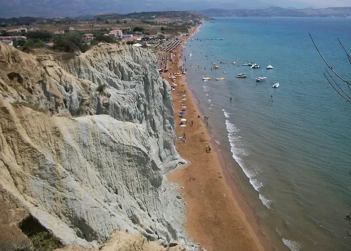 Daphne's Boutique * Livadhion