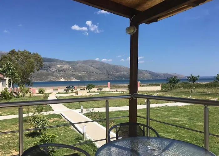 Daphne's Boutique * Livadhion