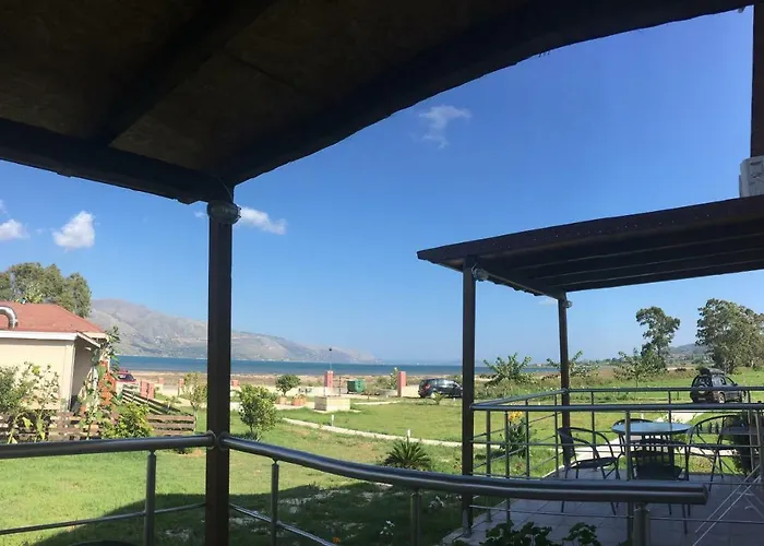 Апартаменты Daphne's Boutique