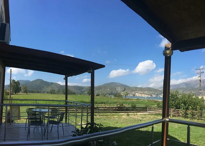 Апартаменты Daphne's Boutique Livadhion