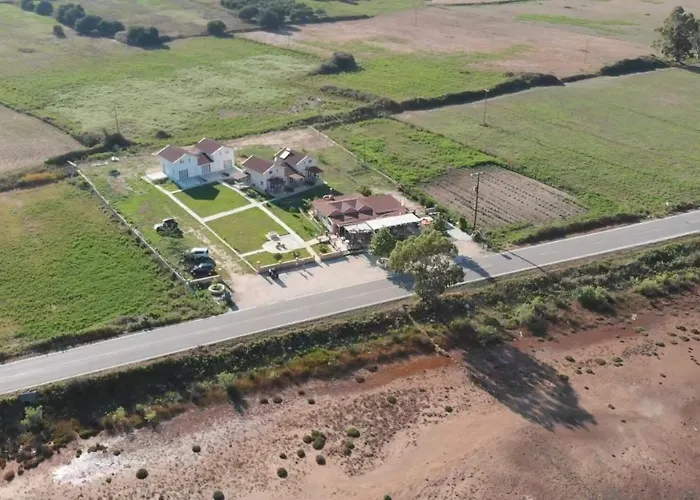 Апартаменты Daphne's Boutique *