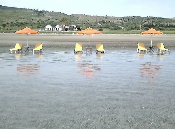 Daphne's Boutique * Livadhion